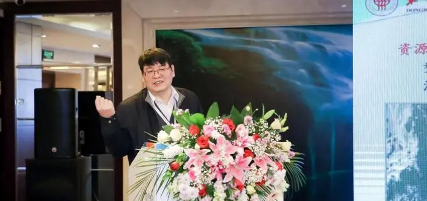 上海市突出贡献专家协会第五届理事会：副会长